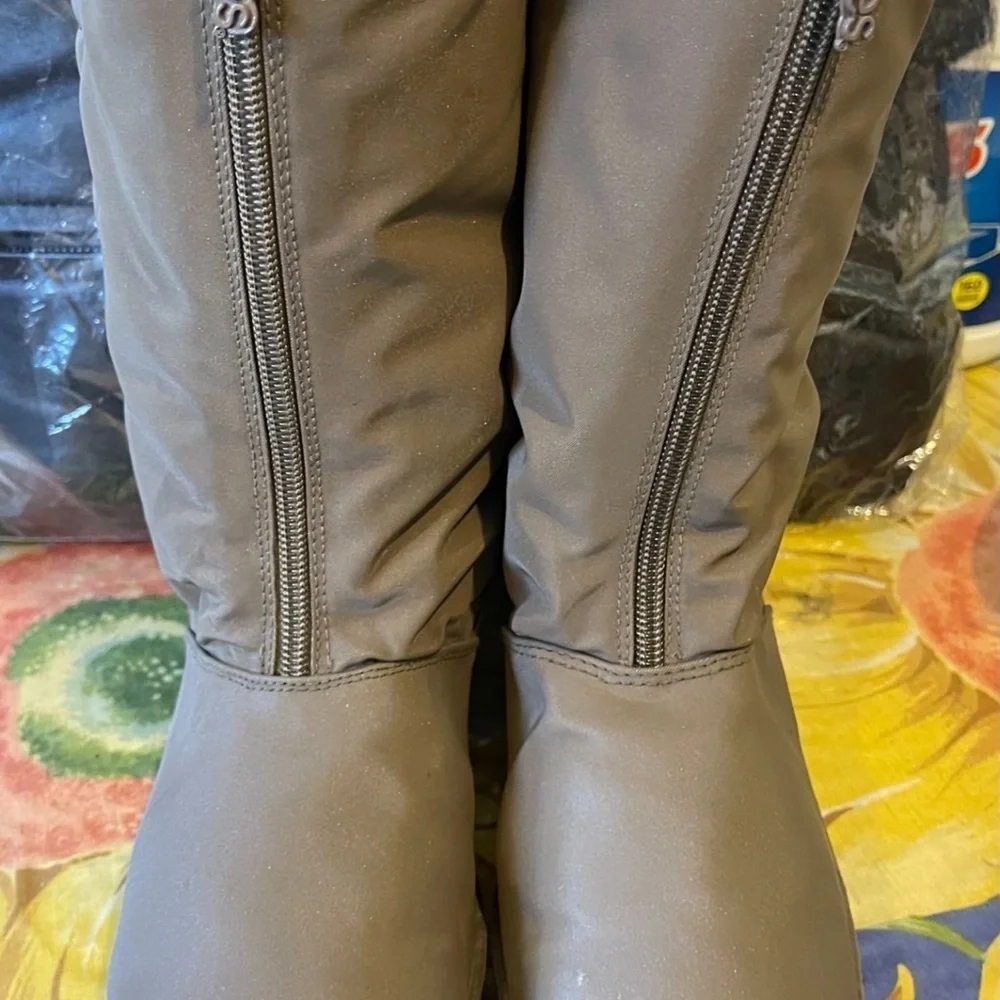 Totes Staride 2 Snowboot in Tan Taupe Womens